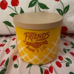 Bath & Body Works Yellow 'Friends Don't Lie' Candle